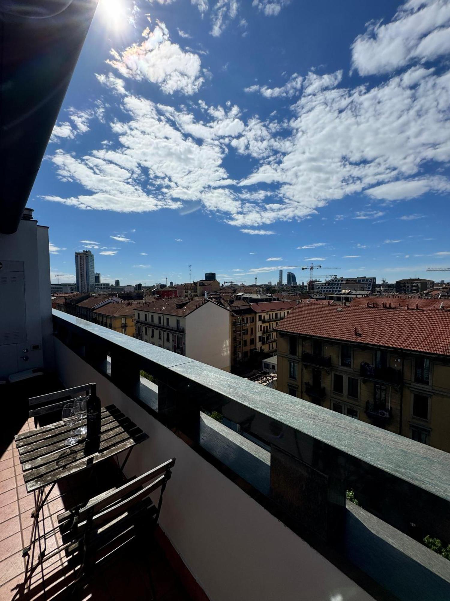 Isola- Attico Con Balcone Apartamento Milán